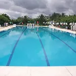 El La Encantada !!! Piscina Mas Campo De Tenis !!!!! Holiday home