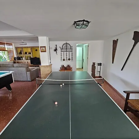 Дом отдыха El La Encantada !!! Piscina Mas Campo De Tenis !!!!!