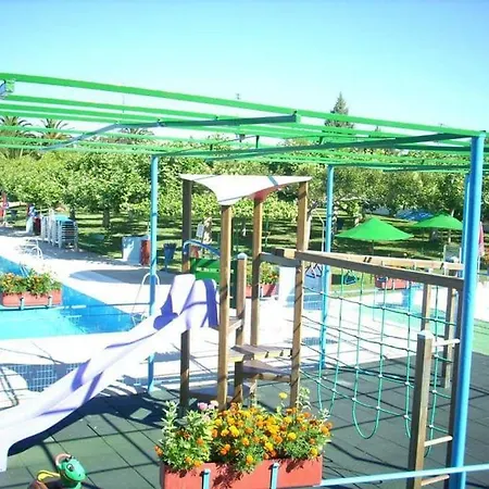 Дом отдыха El La Encantada !!! Piscina Mas Campo De Tenis !!!!!