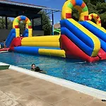 El La Encantada !!! Piscina Mas Campo De Tenis !!!!! Holiday home *